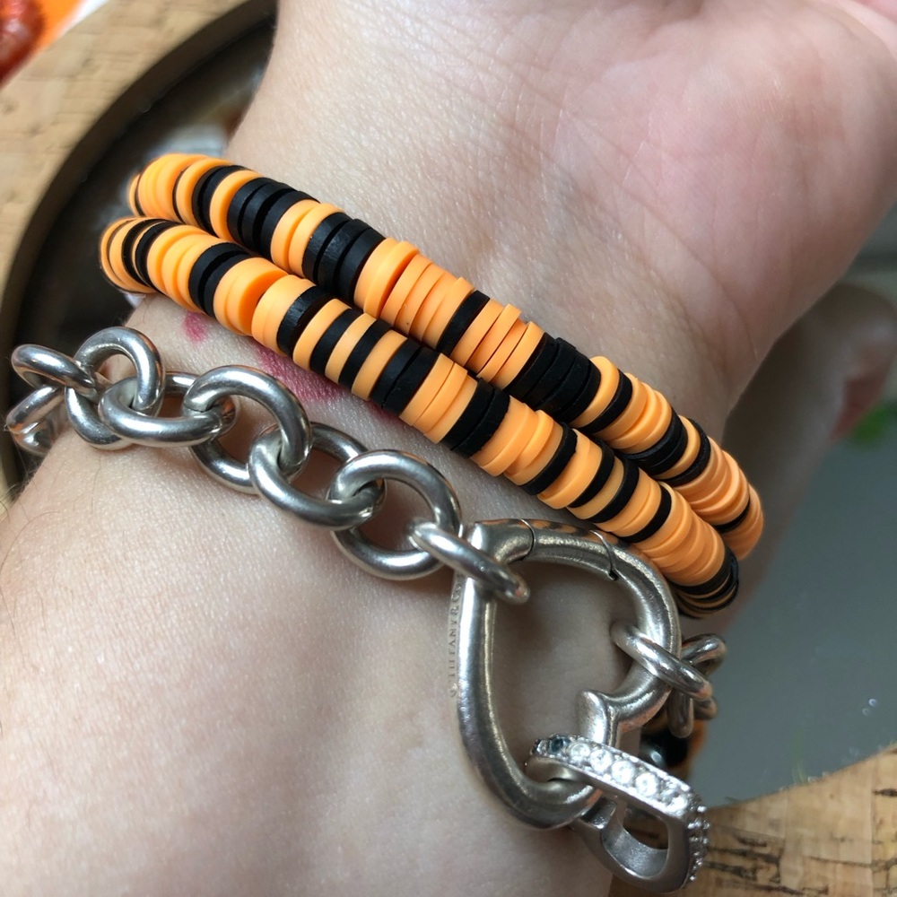 🎃Spooky Beaded Bracelet - Orange and Black-Listing is for 1 - Picture 2 of 4